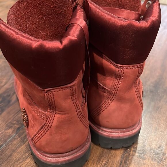 Premium Burgandy Red Timberlands with satin top and ribbon laces size 6 in EUC - Picture 3 of 11